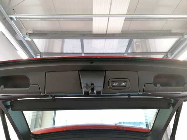 Volvo  B4 B 2WD Momentum Pro, 360° Kam. uvm.